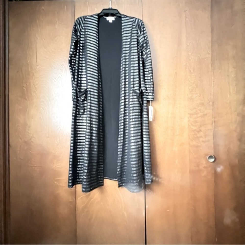 LulaRoe Sarah NWT Duster Sz Small Black and Silver